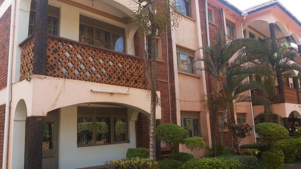Romu Gardens Hotel