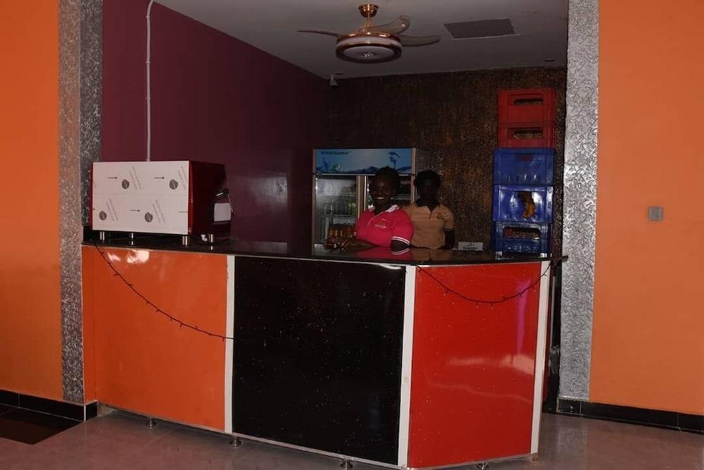 Zegans Hotel Lira