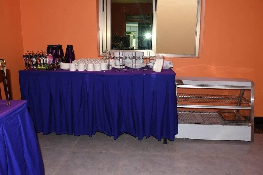 Zegans Hotel Lira