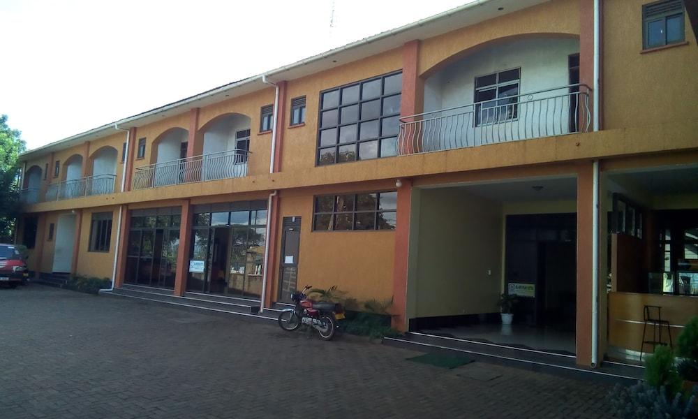 Silver Peak Hotel Lira Ltd