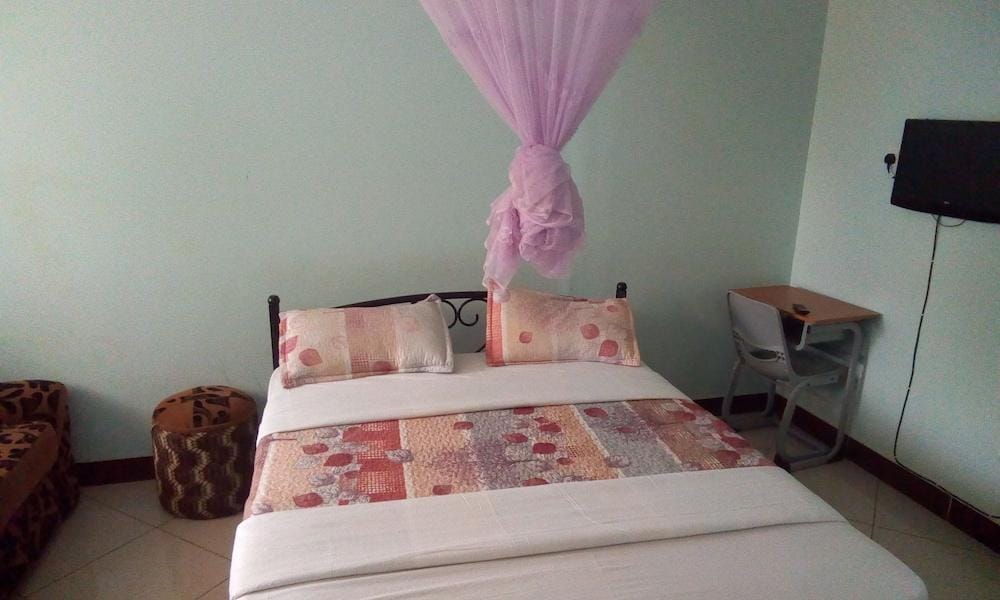 Silver Peak Hotel Lira Ltd