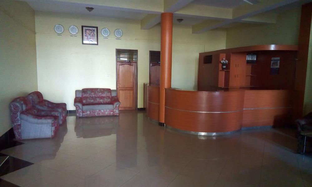 Silver Peak Hotel Lira Ltd