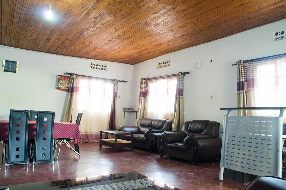New Oasis Hotel