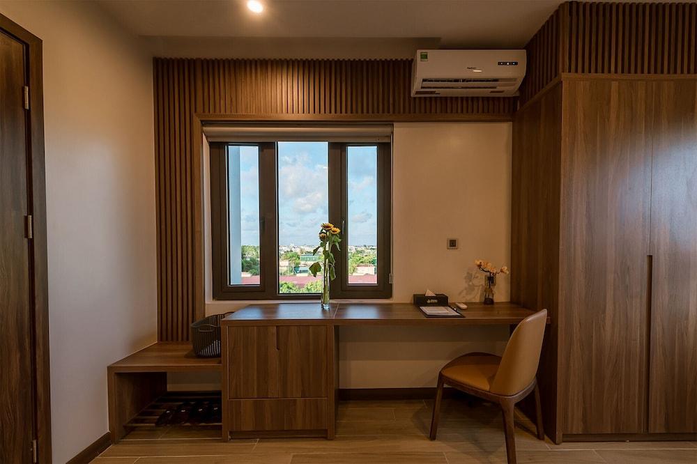 Zen Riverside Hotel & Residences