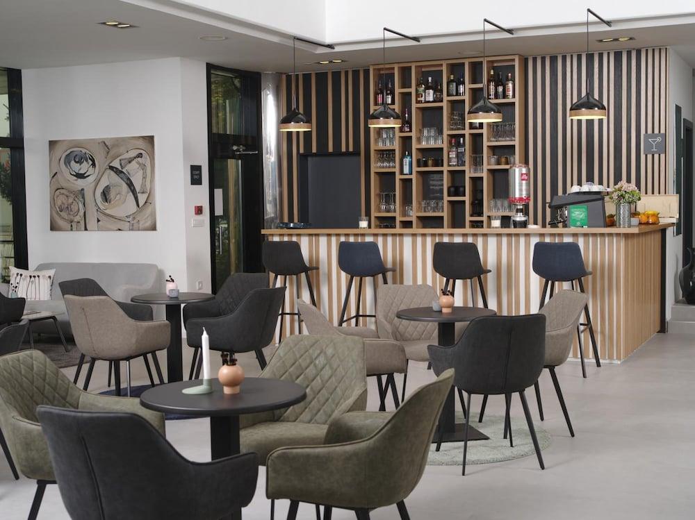 Hotel Cubis