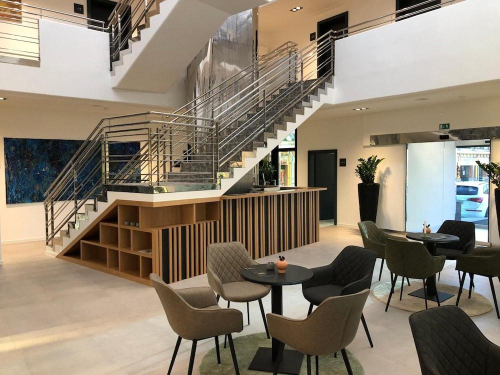 Hotel Cubis