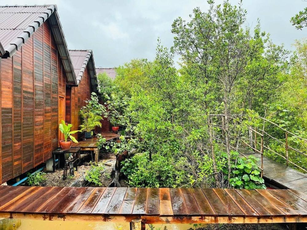 Prek Kdat Resort