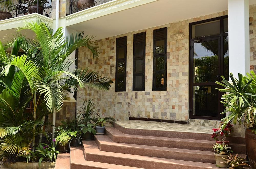 Kizungu Inn