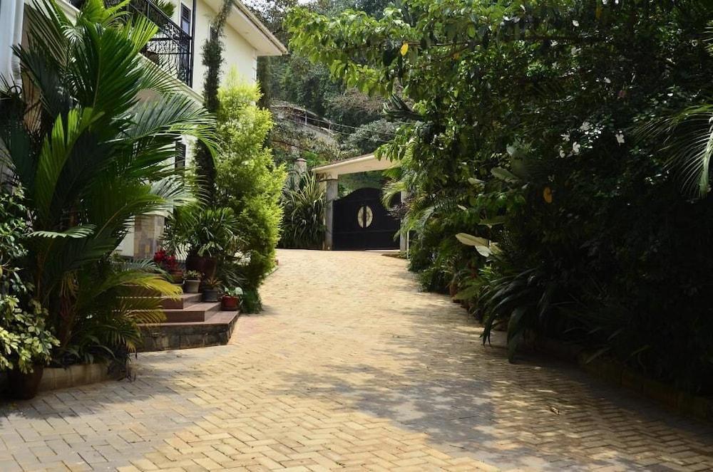 Kizungu Inn