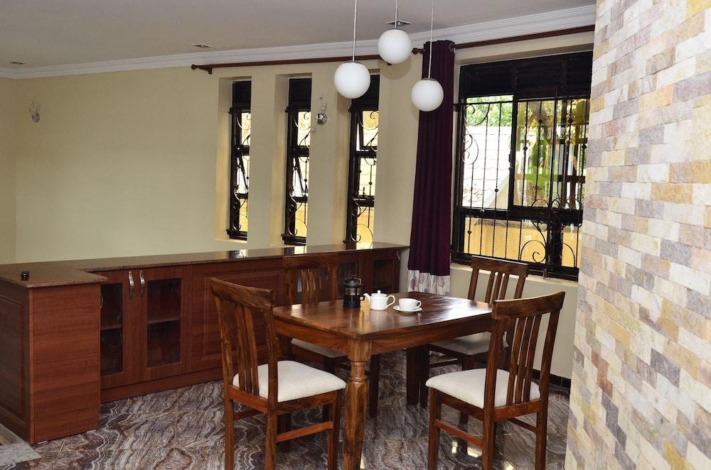 Kizungu Inn