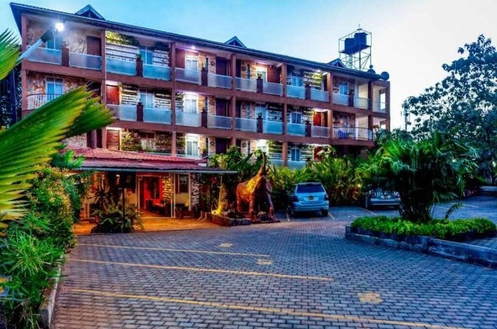 African Tribe Hotel