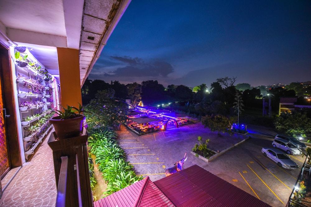 African Tribe Hotel