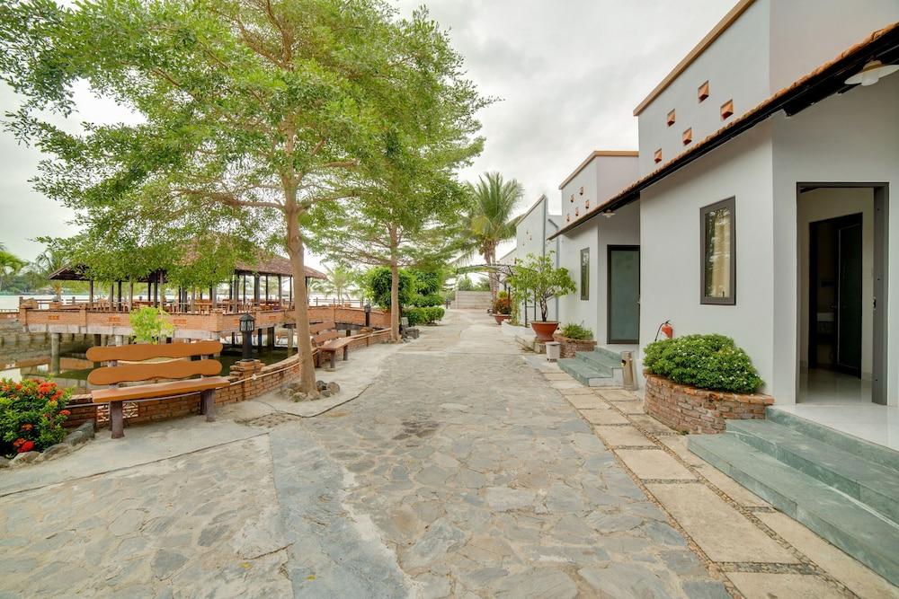 Allure Garden