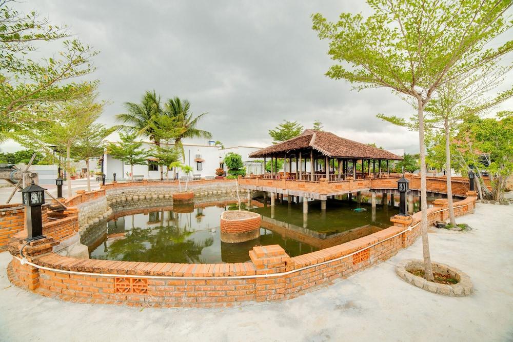Allure Garden