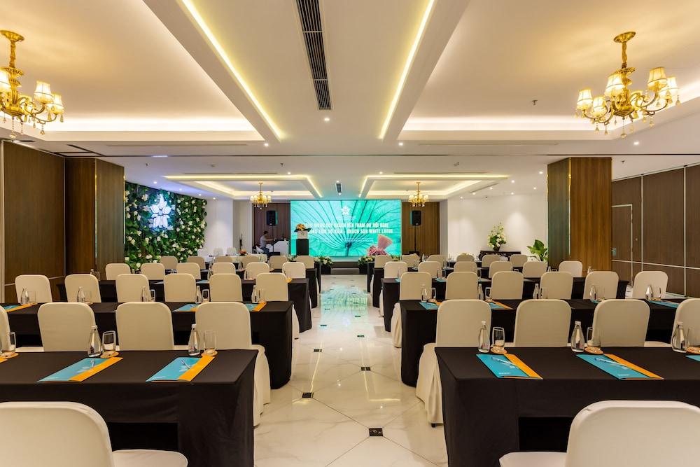 White Lotus Hue Hotel