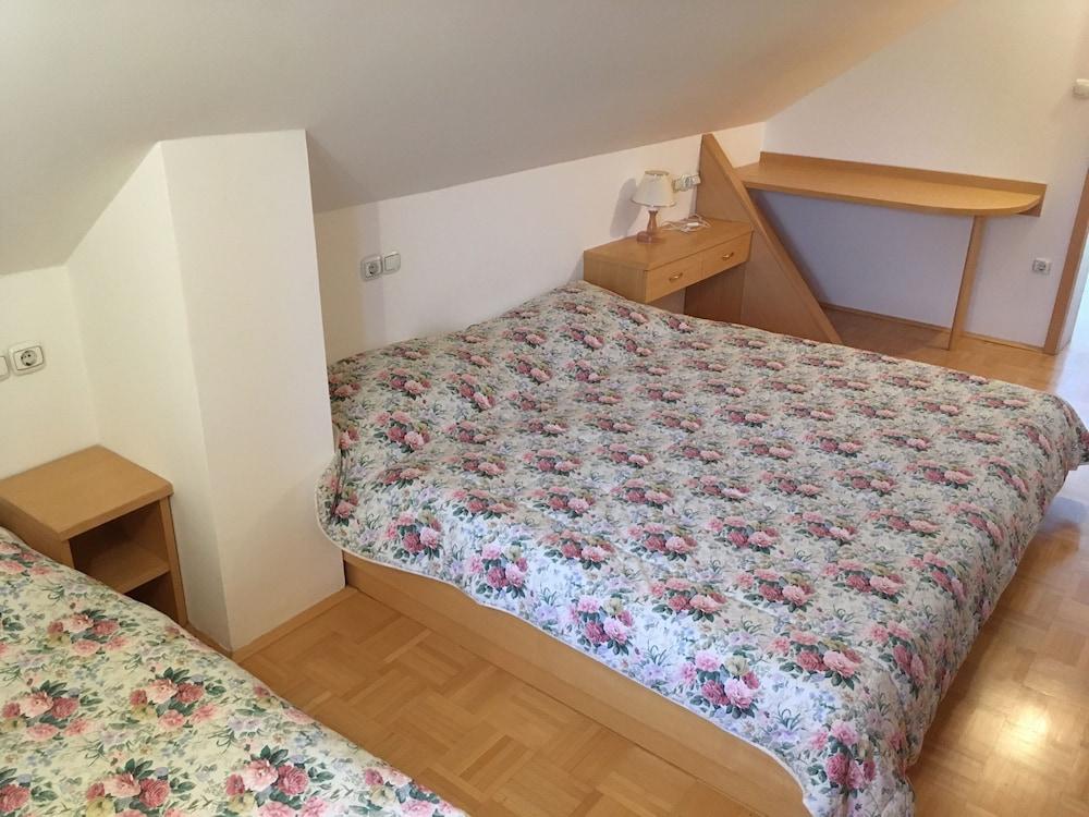 Glamping Houses J-Max