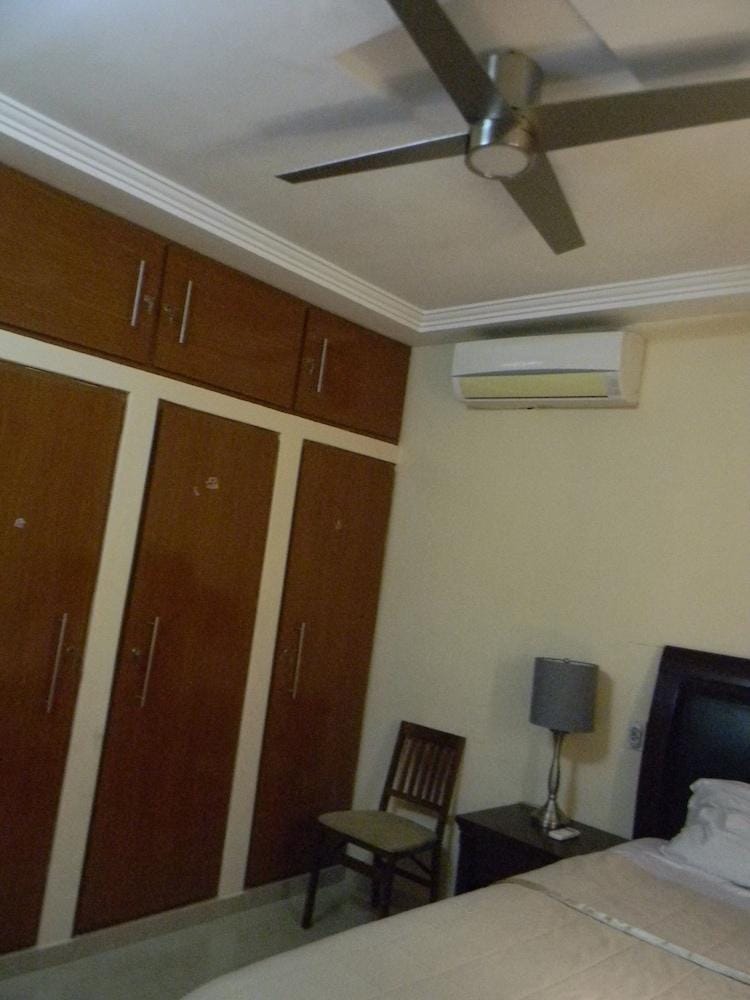 The Corporate Villa - Nyekonakpoe-Lome