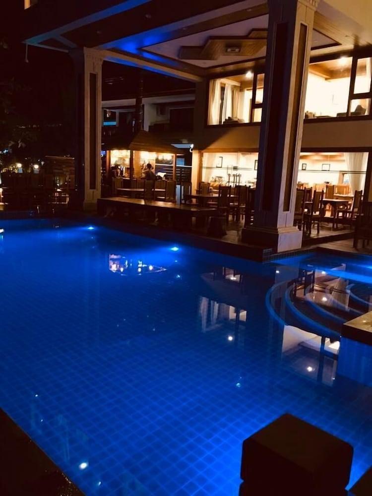 Ngapali Win Hotel
