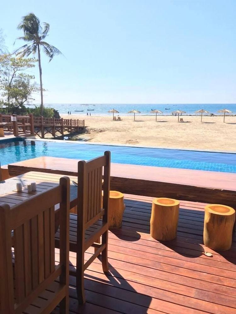 Ngapali Win Hotel