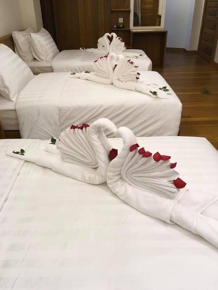 Ngapali Win Hotel