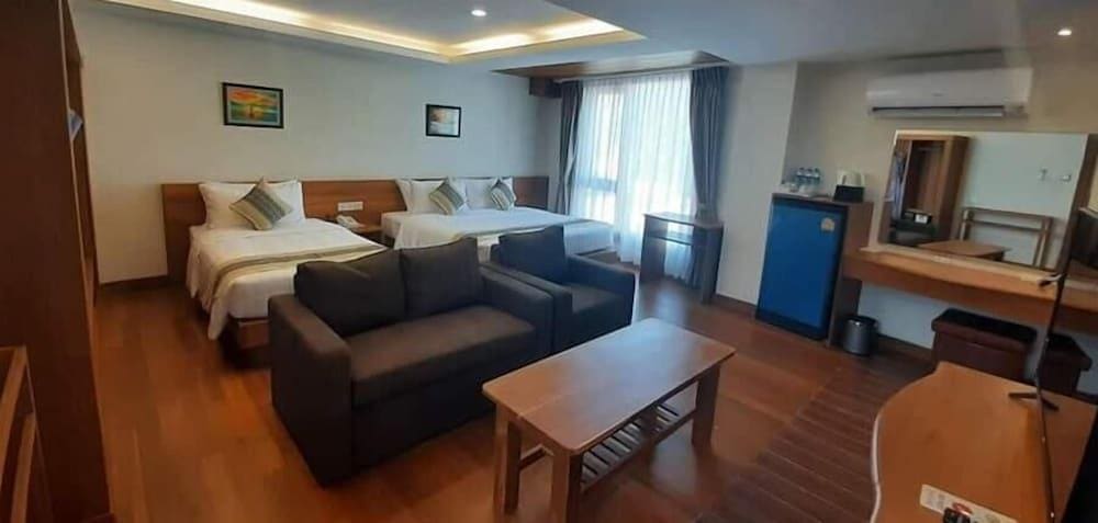 Ngapali Win Hotel