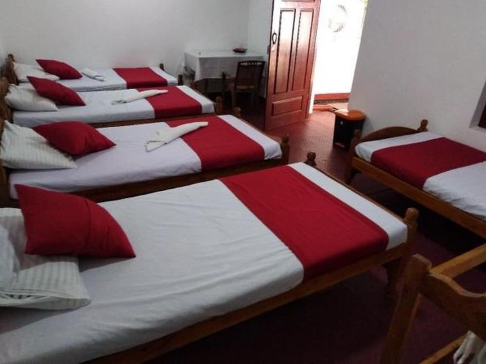 Colonial Inn