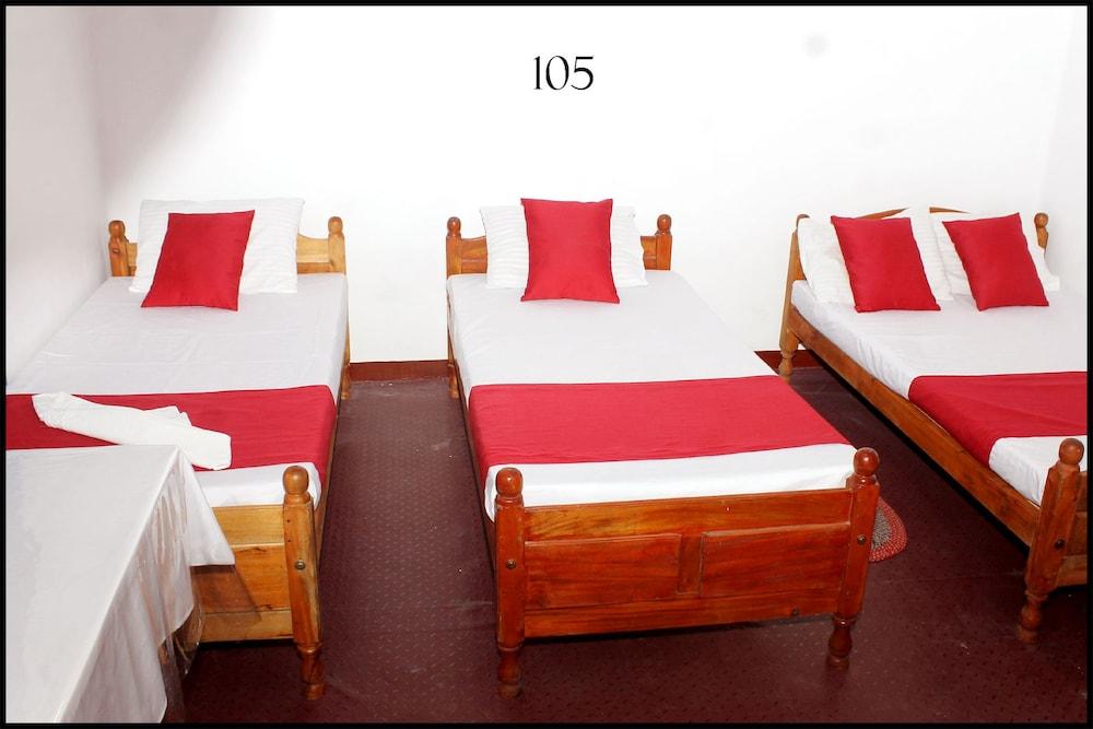Colonial Inn