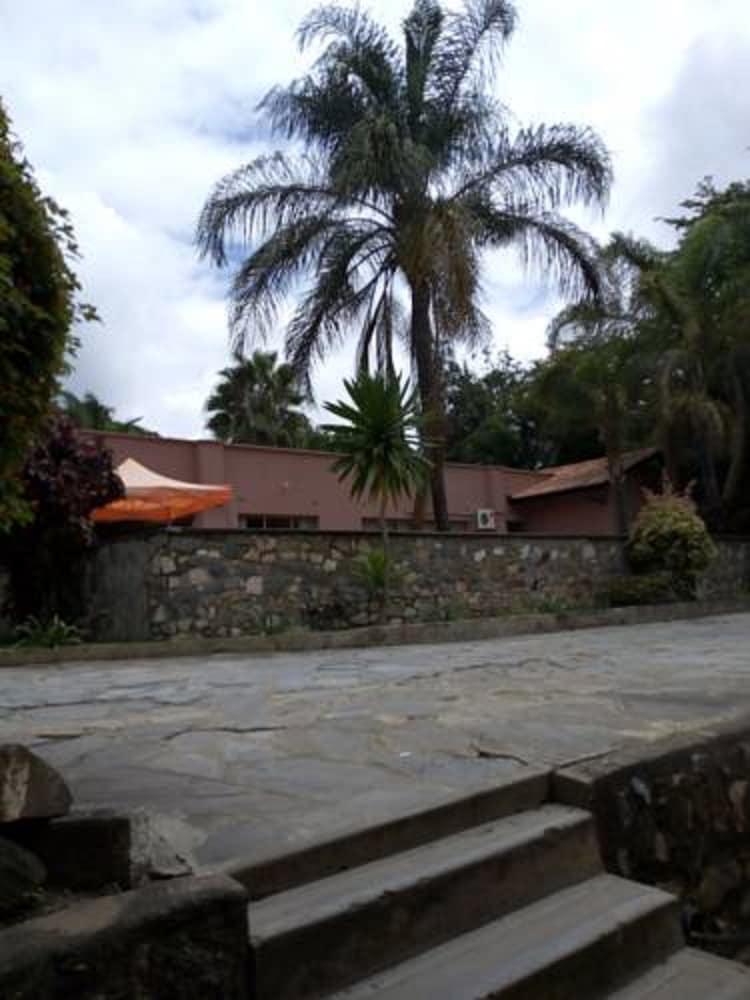 Zenith Lodge
