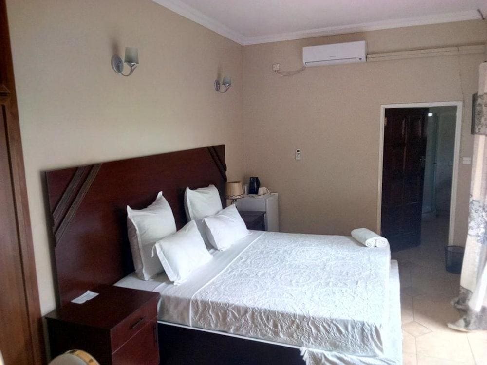 Zenith Lodge