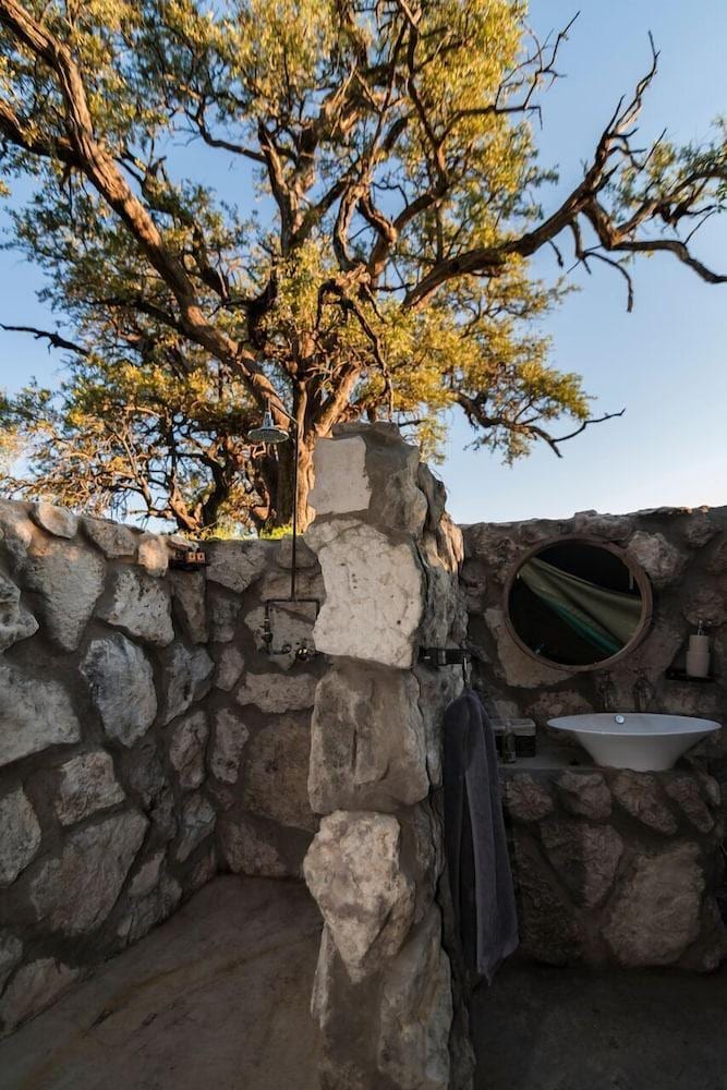 Nkwe Safari Lodge