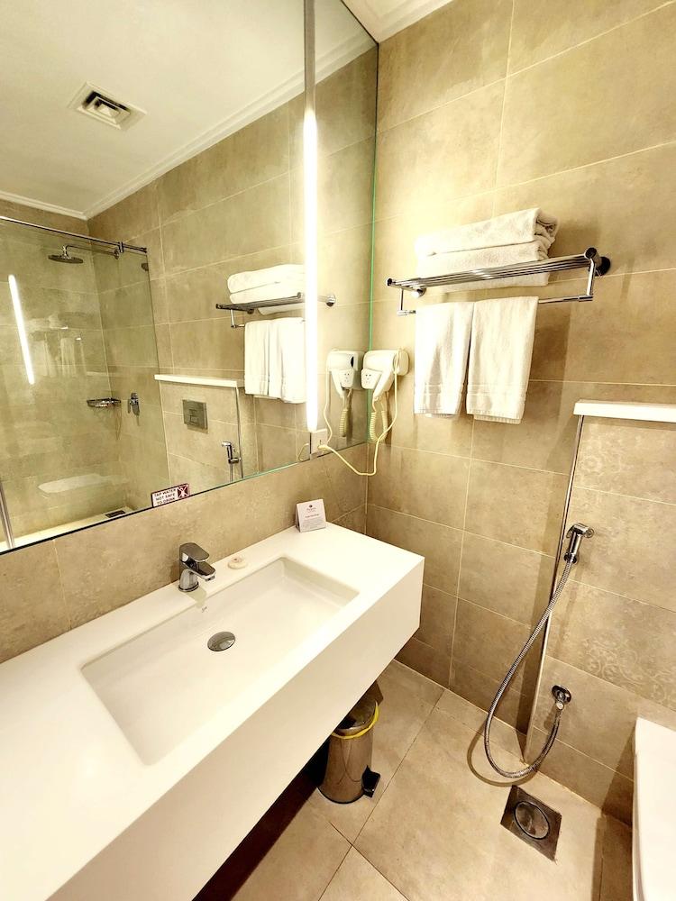 Best Western Premier Hotel Gulberg Lahore