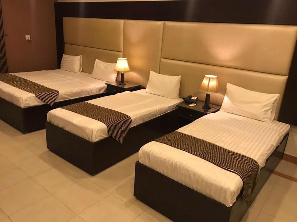 The Elegant Hotel