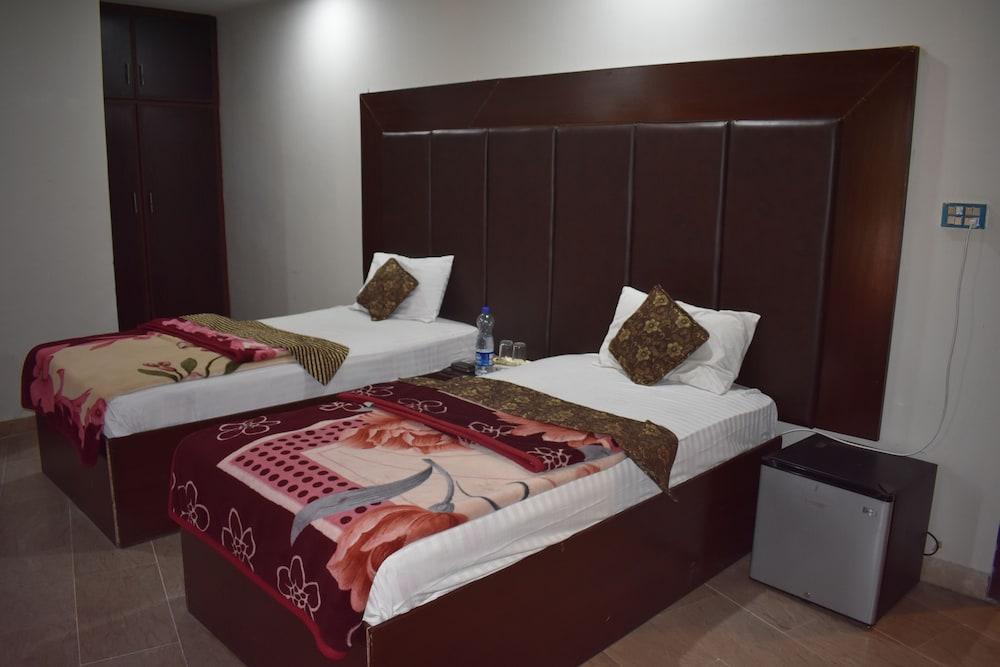 The Elegant Hotel