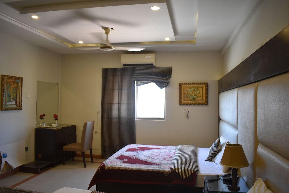 The Elegant Hotel