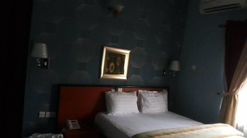 Venus Hotels & Suites