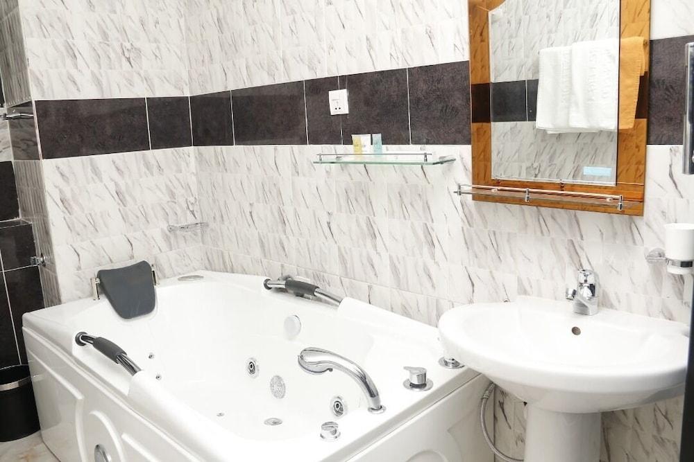 Venus Hotels & Suites
