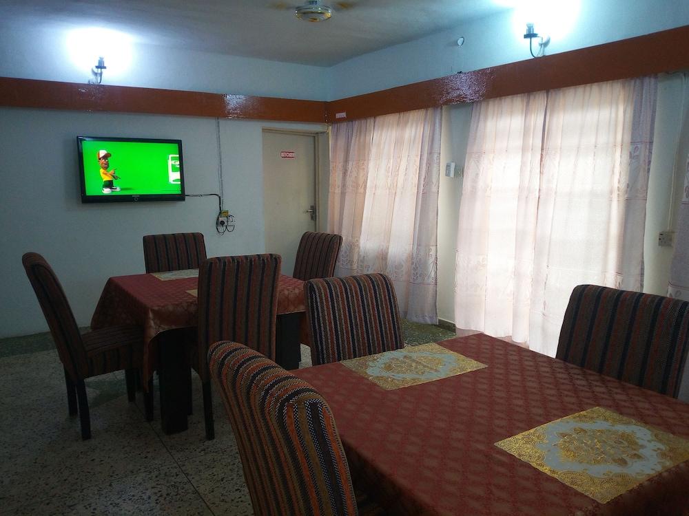 Red Clover Hotel