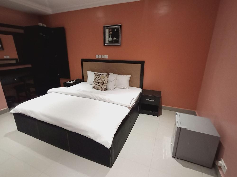Quztan Suites Ibadan
