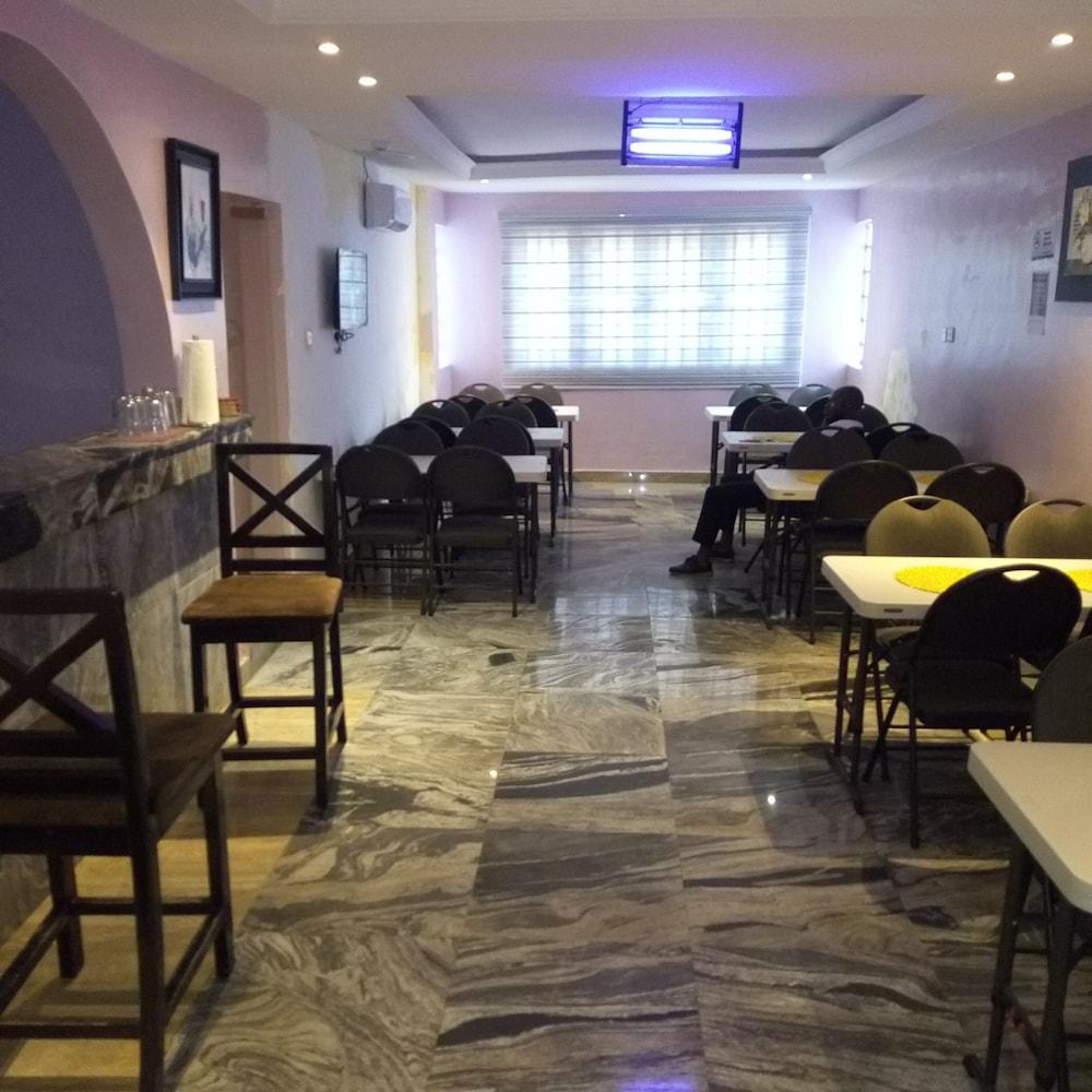 Quztan Suites Ibadan