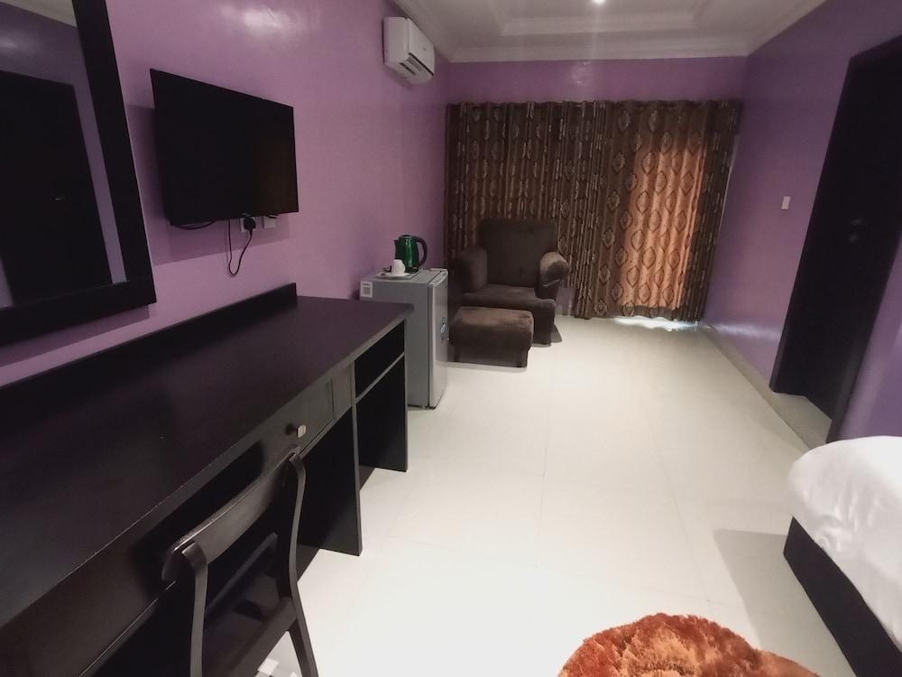 Quztan Suites Ibadan