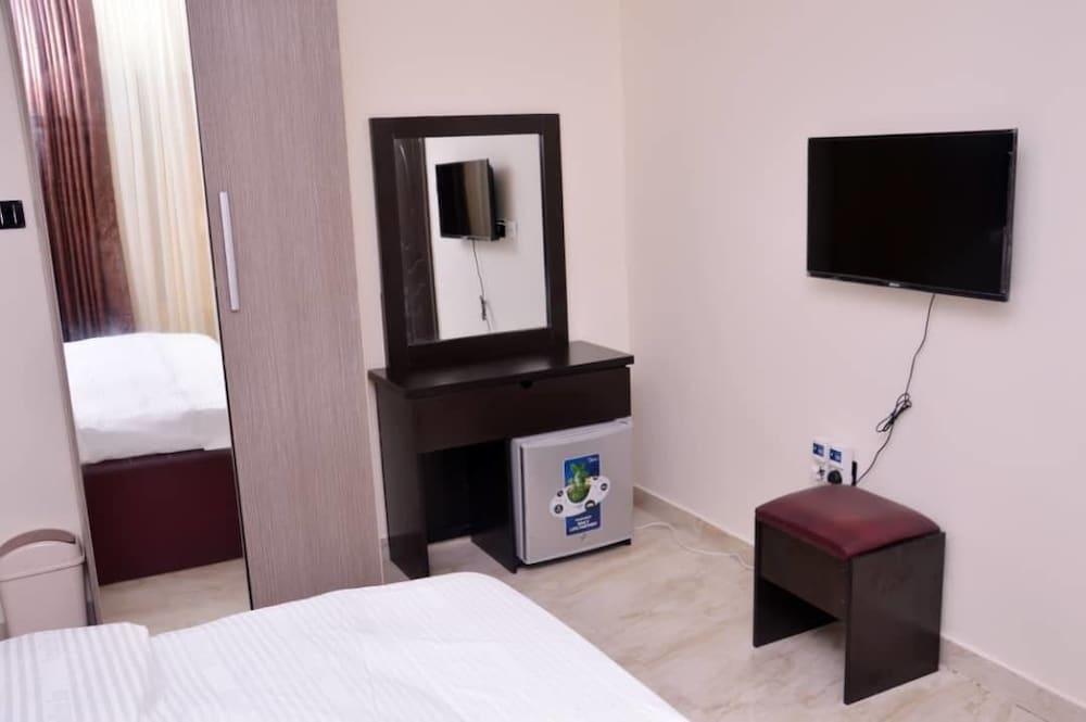 City Nest Hotel