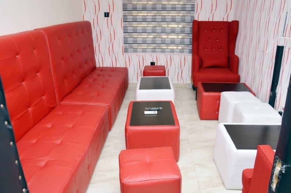 City Nest Hotel
