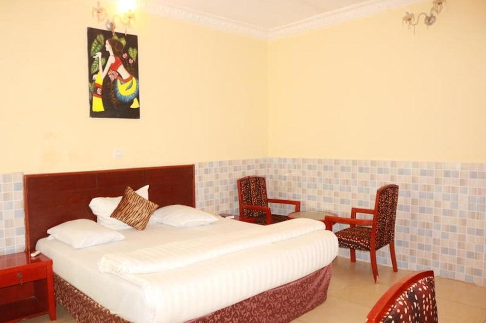 Carlcon Hotels