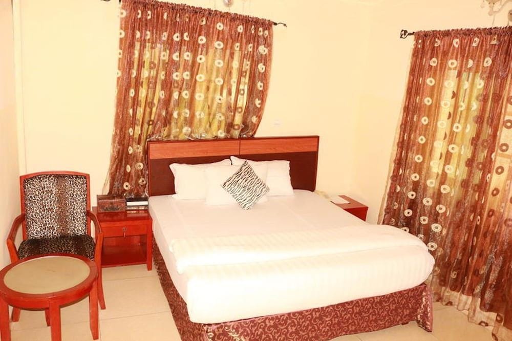 Carlcon Hotels