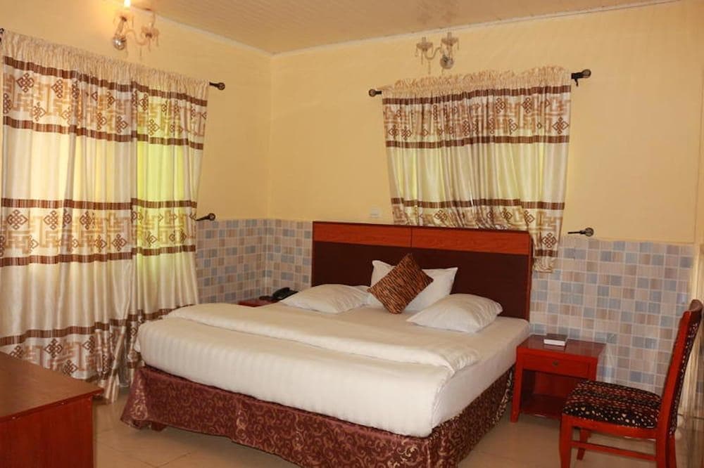Carlcon Hotels