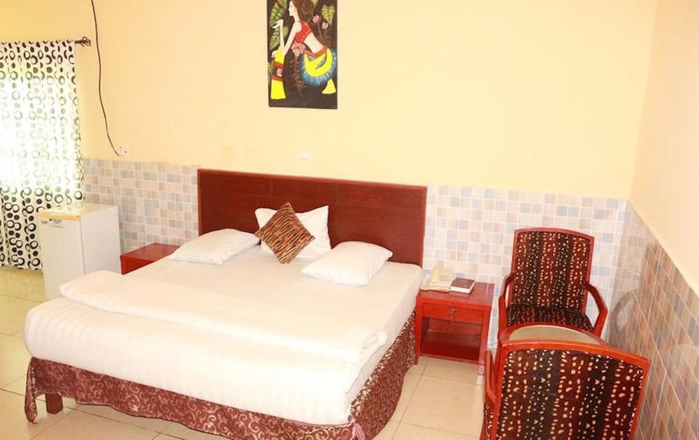Carlcon Hotels