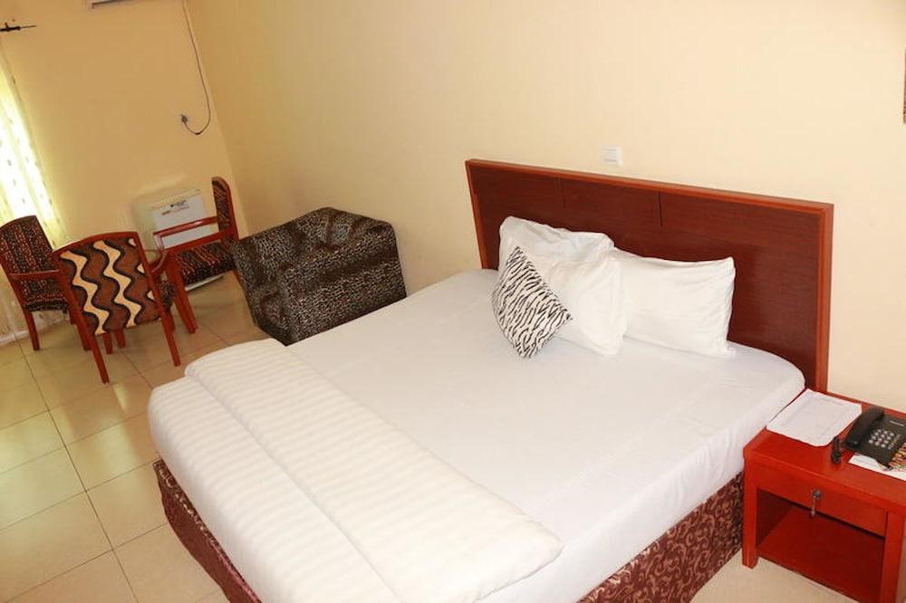 Carlcon Hotels