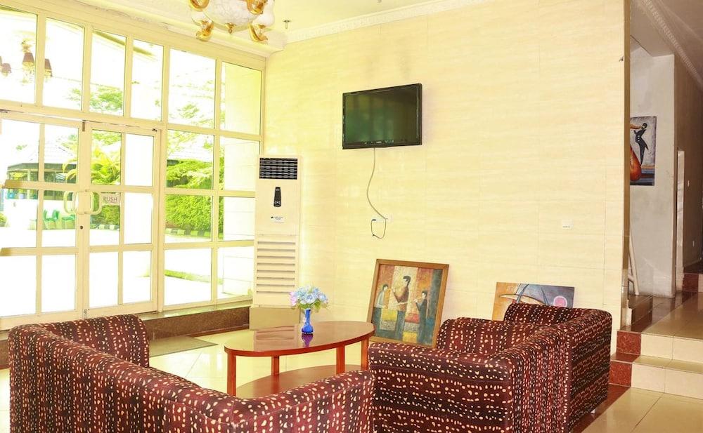 Carlcon Hotels