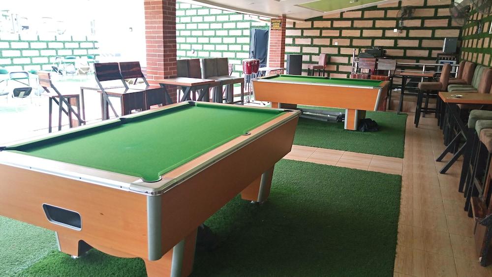 Hard Break Hotel And Suite