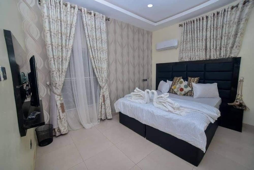 Fobbs Apartments And Suites